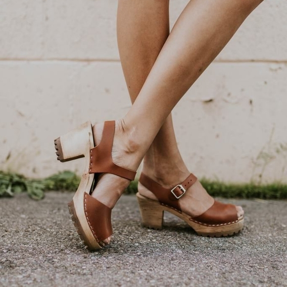 MIA Greta Swedish Clog Free People Size 38 & 40 Luggage Brown Leather Peep Toe - Picture 3 of 13